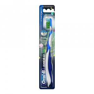 Зубная щетка детская Oral-B Junior 35, 1 шт