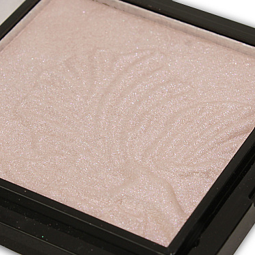 Хайлайтер Triumf SKIN GLOW Highlighting Powder, CTC09 жемчужный розовый, тон 01